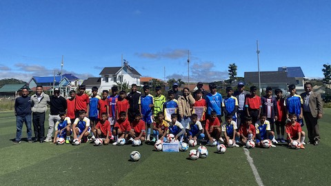  ‘Gieo ước mơ bóng đá’ đem lại nụ cười cho trẻ em vùng cao